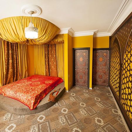 Dating Hotel Cherry Twins (Adults Only) Kyjev Exteriér fotografie