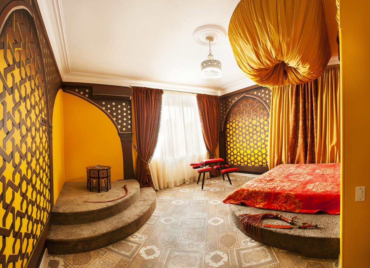 Dating Hotel Cherry Twins (Adults Only) Kyjev Exteriér fotografie