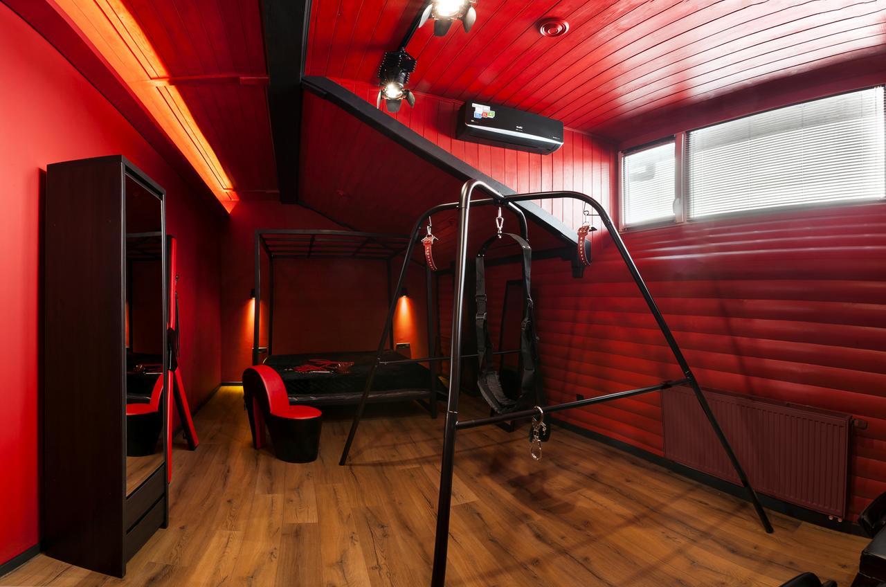 Dating Hotel Cherry Twins (Adults Only) Kyjev Exteriér fotografie