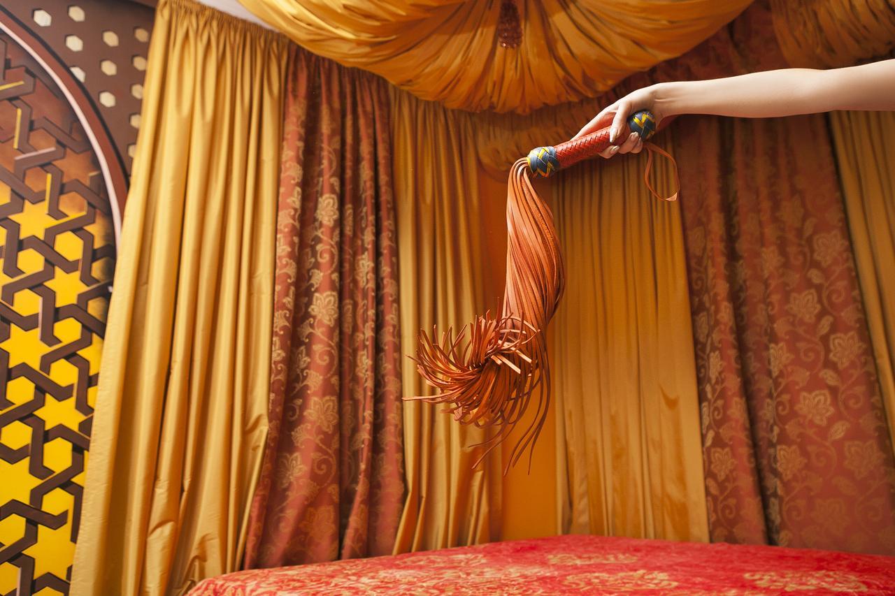 Dating Hotel Cherry Twins (Adults Only) Kyjev Exteriér fotografie