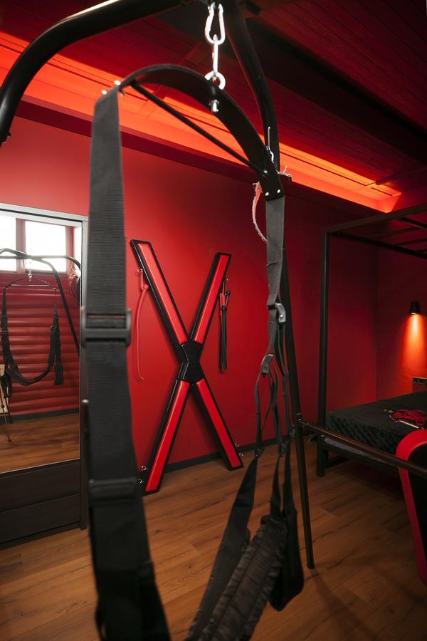 Dating Hotel Cherry Twins (Adults Only) Kyjev Exteriér fotografie