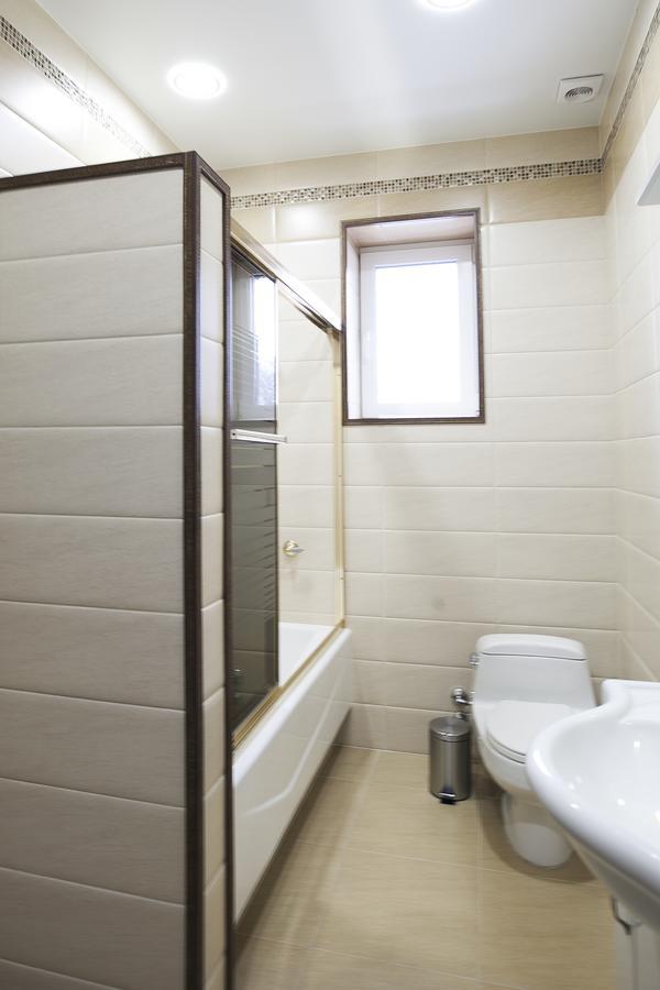 Dating Hotel Cherry Twins (Adults Only) Kyjev Exteriér fotografie