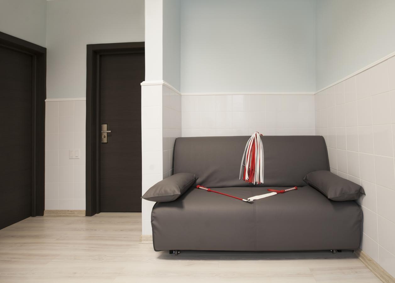 Dating Hotel Cherry Twins (Adults Only) Kyjev Exteriér fotografie